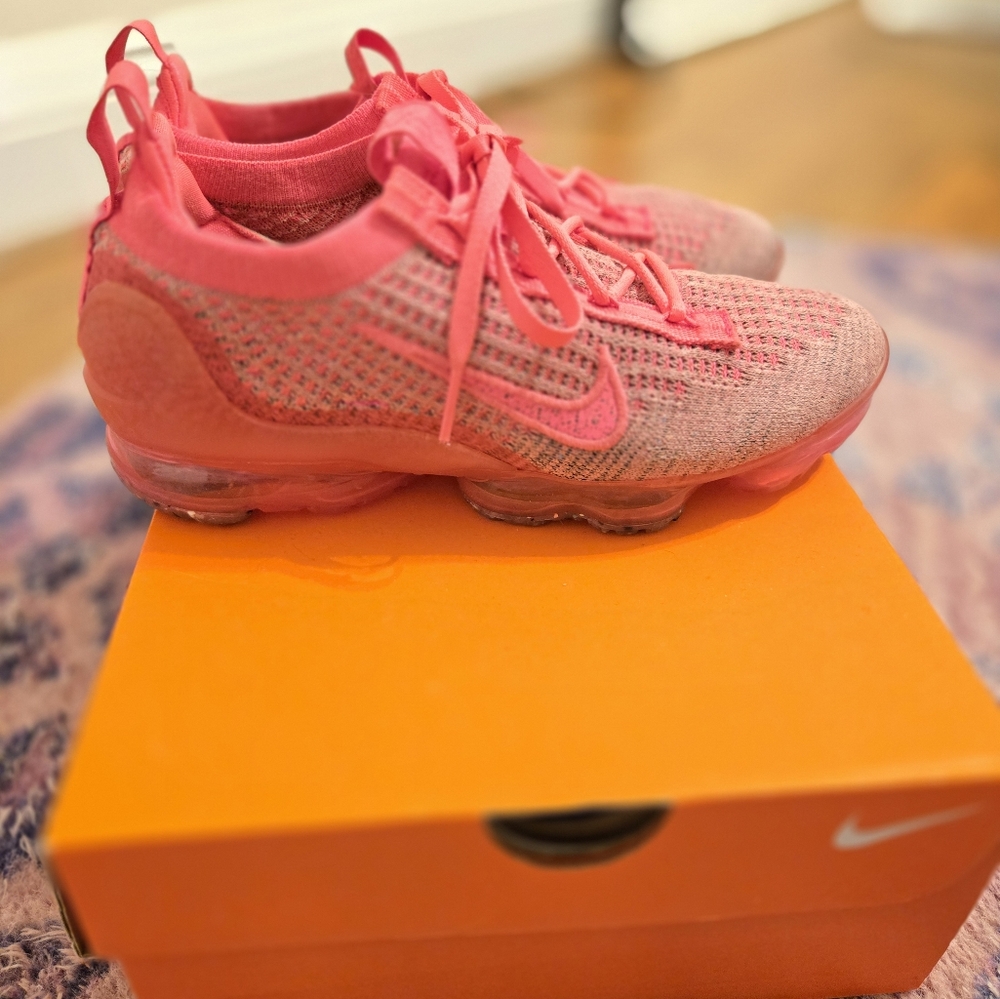Nike Vapormax Flyknit Shoes Hyper Pink Sz 6